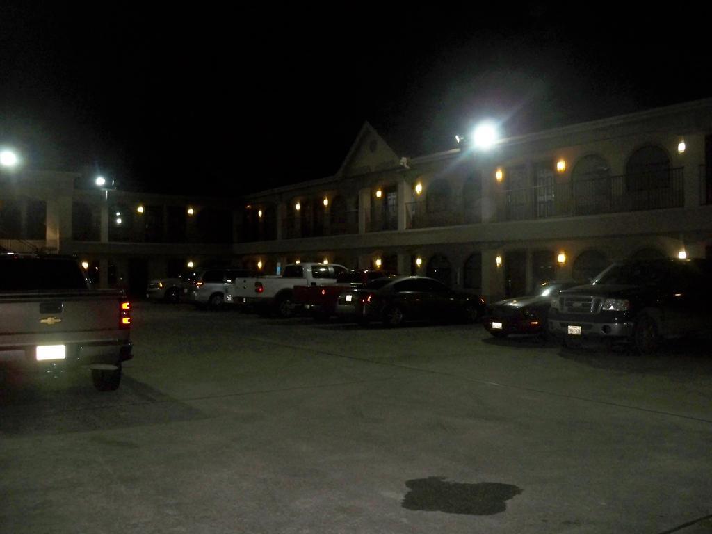 Scottish Inn And Suites Beaumont Exterior photo