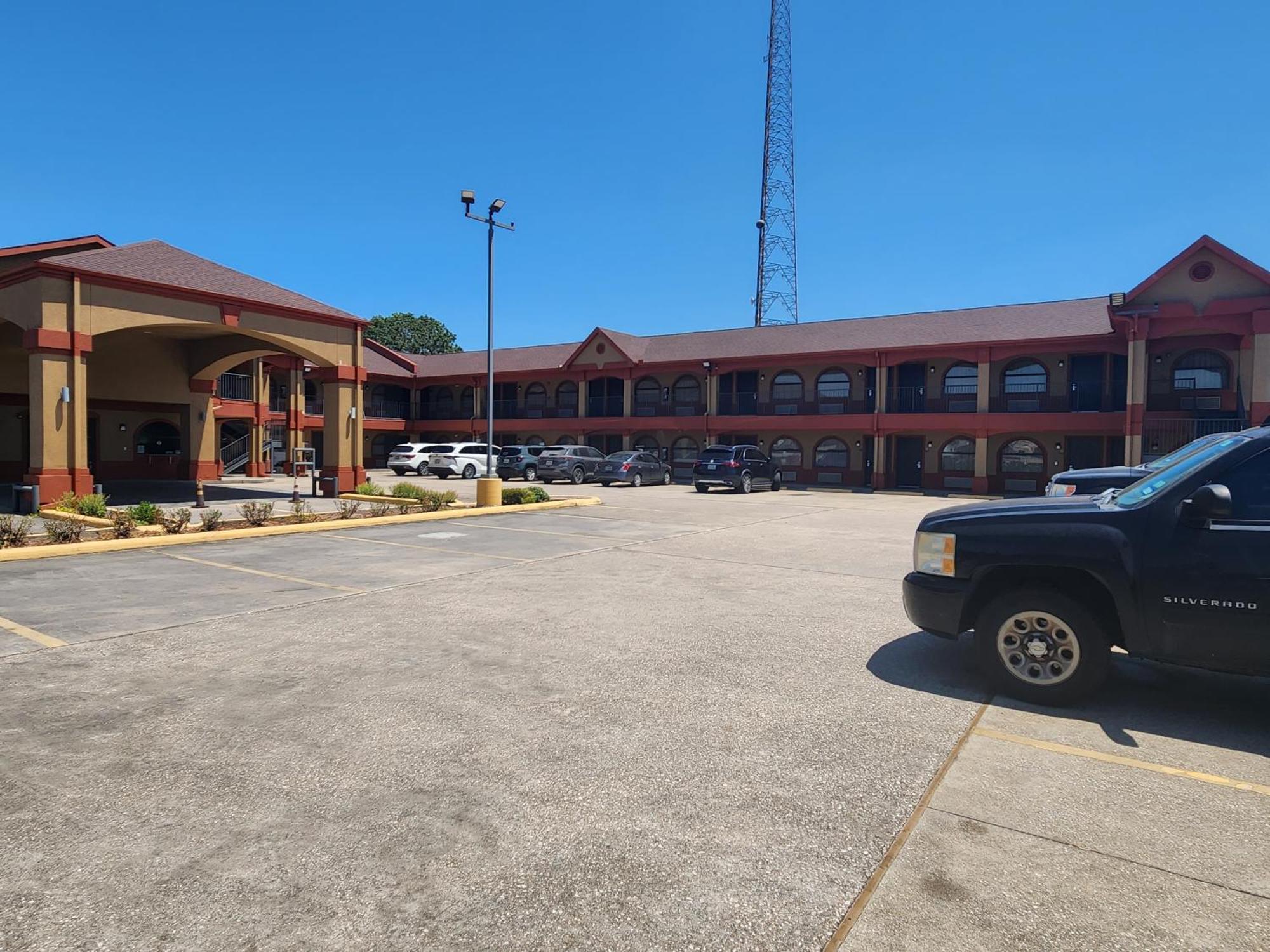 Scottish Inn And Suites Beaumont Exterior photo